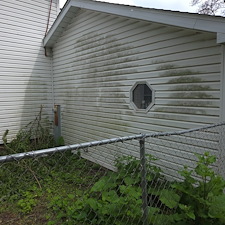 House-Washing-in-Poplar-Grove-IL-Restoring-Curb-Appeal-with-Professional-Soft-Washing 2