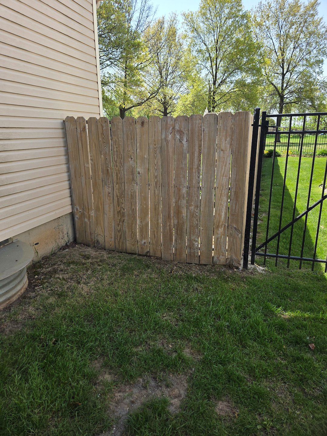 Superior Fence Cleaning in Cary, IL